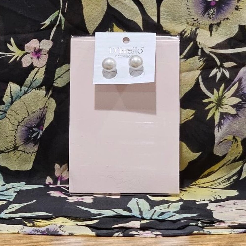 New WHITE ROUND PEARL POST FASHION EARRINGS